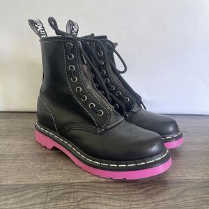 Dr. Martens Women’s 1460 Pink Sole Wanama Leather Jungle Zip Black Boots Size 5